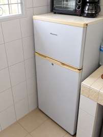 Frigo Hisense en excellent état.