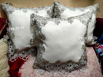 Housse de coussins décoratifs blancs dentelle argentée