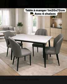 Ensemble table à manger avec 4 chiasse