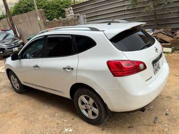 Nissan roque 4x4