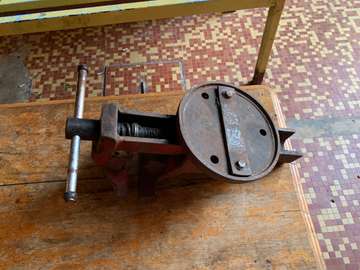 Étau d’établi rotatif professionnel de 30kg.