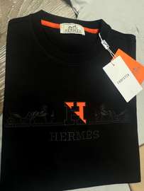 Hermès t-shirt noir et blanc édition limitée détails orange