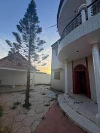 Villa R+1 à Louer à Ndayane
