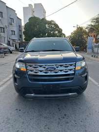 FORD EXPLORER XLT 2019