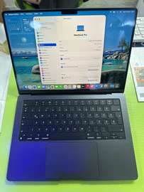 MacBook Pro M4 MAX 14pouce
