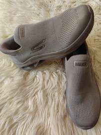 Skechers Go Walk Taupe Chaussures Slip-on Confort