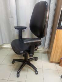 Chaise bureau ergonomique noir simili cuir réglable