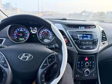 Location Hyundai Elantra GLS