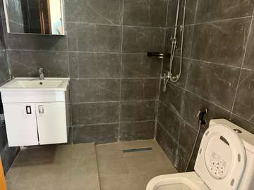 Appartement duplex disponible à Mermoz Sotrac.