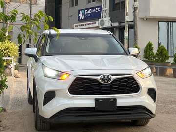 Toyota Highlander 2023 4cylindre