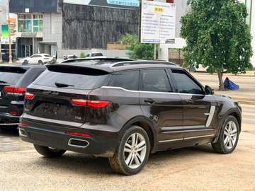 Dongfeng T5 EVO SUV noir spacieux et performant