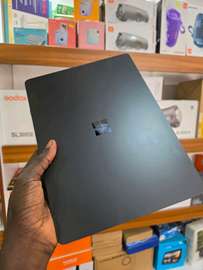 Microsoft surface laptop 7e
