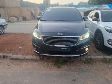 Kia Carnival 9 places