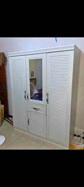 Armoire de rangement vêtements