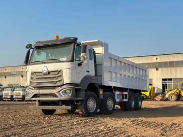 Camion benne Howo 8X4