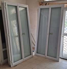 Porte pvc avec volet ou store antibruit
