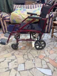 Chaise roulante piable