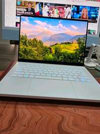 Asus ROG ZEPHYRUS