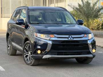 Mitsubishi Outlander SEL 7 places 4 cylindres