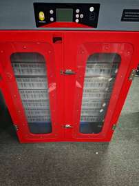 COUVEUSE AUTOMATIQUE (Capacité 450 œufs et 1000 œufs)