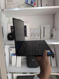 Lenovo E14 gen5 ) i5 ) 13e generation ) 16g de ram ) 256