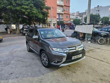 Mitsubishi outlander 7 places
