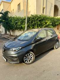 Location#Renault Zoe électrique 5 portes gris anthracite