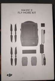DJI Mavic 2 Fly More Kit gris batteries et hélices