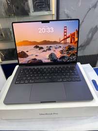 MacBook Pro M5 SSD 1To Ram 24Go Azerty