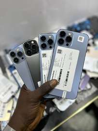 iPhone 12 simple 64 giga et iPhone 12 128 giga