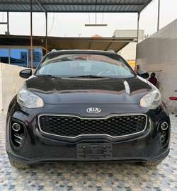 Kia Sportage SUV noir spacieux fiable