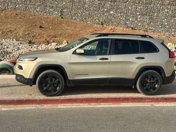 2017 jeep Cherokee en tres bon état