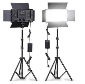 Kit éclairage LED professionnel 2 lampes avec trépieds