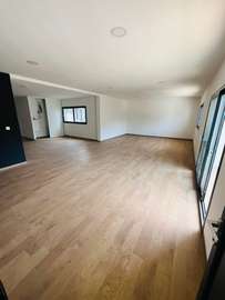 Apartement F4 neuf à louer au Point E
