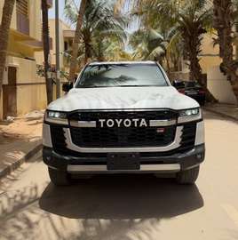 TOYOTA LAND CRUISER 300 GR Sport 2026