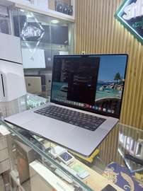 Macbook Pro 16" M1 Max 1To RAM 64