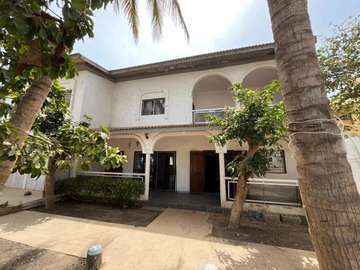 VILLA à louer aux Almadies zone de recasement