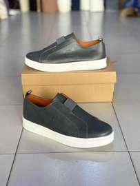 Chaussures en cuir avec semelle épaisse sans lacets