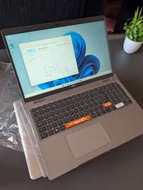 Dell 5530 i7 12th /512gb /16gb ram