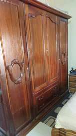 Armoire bois massif 4 portes 2 tiroirs grande capacité