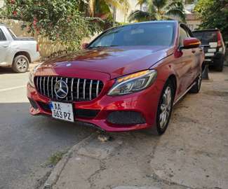Mercedes C300 2016 – Luxe, Sport & Élégance