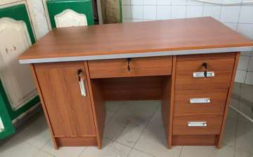 Table bureau vip