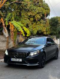 Mercedes C300 custom en c63 noir mat design sportif