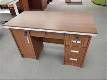Bureau 1.40