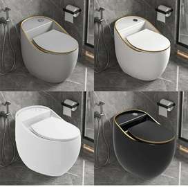 Toilette suspendue design épuré blanc/noir doré/gris