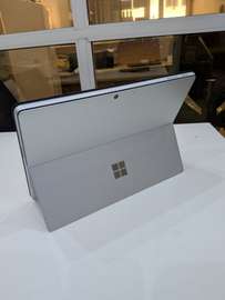 Surface Pro 11 Ultra   7 32g de ram 1 Tera graphique 128 MB