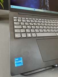 Lenovo 13th gen / ssd 256gb / 8gb ram ddr5 ordinateur