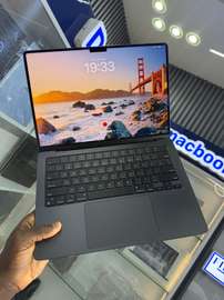 MacBook Pro M3 Pro Ram 18Go SSD 512Go