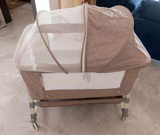 Berceau cododo bébé avec sa moustiquaire et son matelas