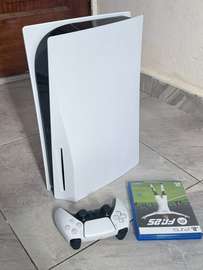 PS5 standard avec Manette et FIFA 23
